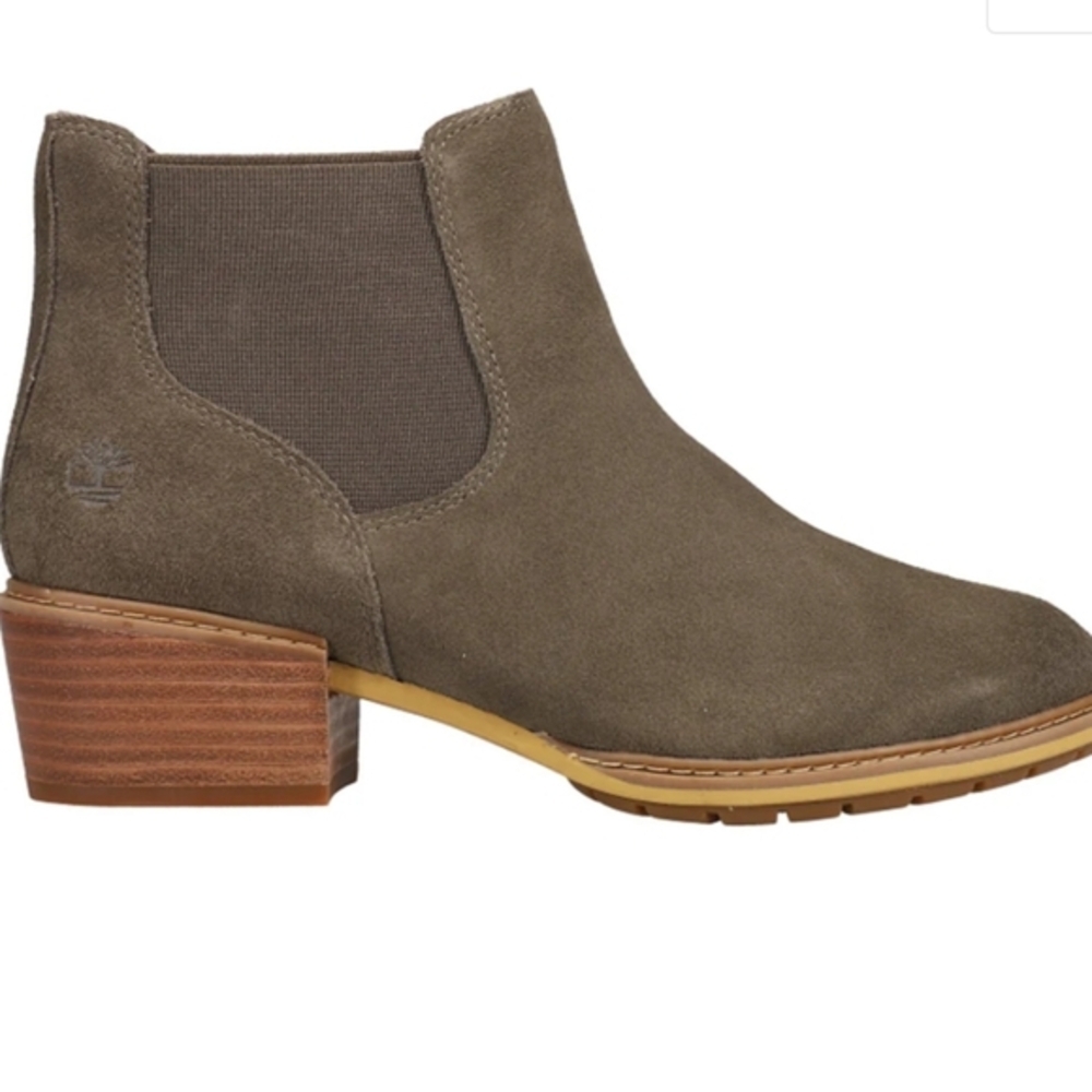TIMBERLAND | Sutherlin Bay Low Round Toe Chelsea Booties | Size 6